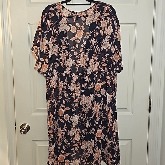 Forever 21+ Floral Kimono, 2X - Picture 3 of 3